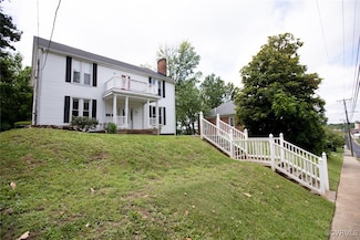 405 E 2nd St, Farmville, VA 23901