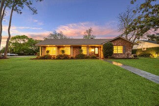 9222 Bronco Dr, Houston, TX 77055