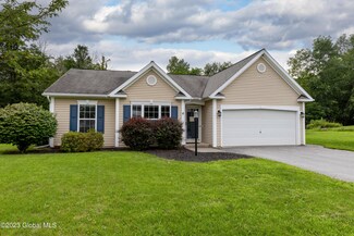 9 Slatestone Dr, Schenectady, NY 12302