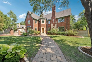 204 N Roosevelt St, Wichita, KS 67208