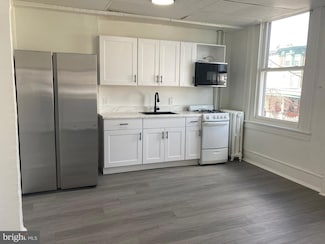 1682 Harrison St Unit 3, Philadelphia, PA 19124