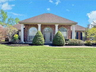 319 Red Maple Dr, Mandeville, LA 70448