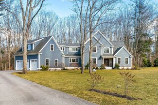 4 Sanctuary Dr, Stratham, NH 03885