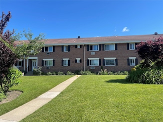 200 Merrick Rd Unit Q, Amityville, NY 11701