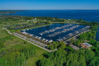 72 Boat Club Dr, Cheboygan, MI 49721