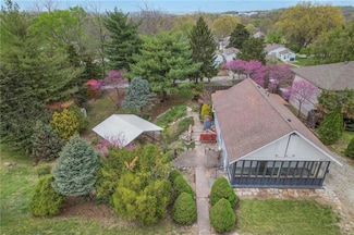 11408 Felton St, Sugar Creek, MO 64054