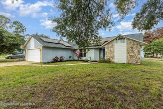 791 Ivanhoe St NW, Palm Bay, FL 32907