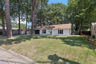 89 Adams Dr, Newport News, VA 23601