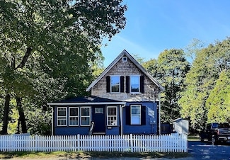 436 E Water St, Rockland, MA 02370