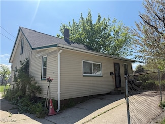 3304 W 34th St, Cleveland, OH 44109