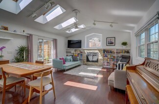 525 Hilldale Ct, Madison, WI 53705