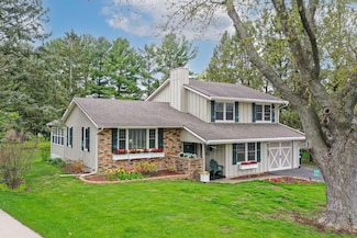215 Estate Ct, Elkhorn, WI 53121