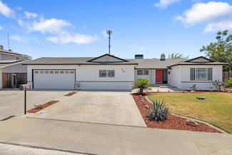 76 Hickory Dr, Lemoore, CA 93245