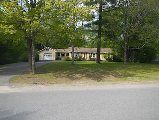 112 Penobscot Valley Ave, Lincoln, ME 04457