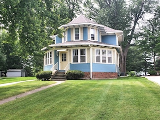 127 Park Place W, Norwood Young America, MN 55368