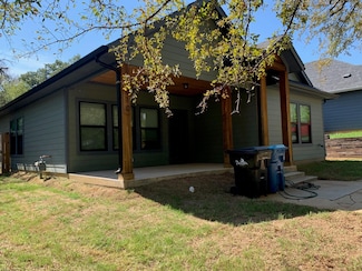 610 E Shepherd St, Denison, TX 75021