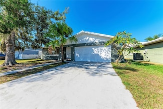 6439 Friendship Dr, Sarasota, FL 34241