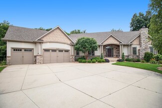 51194 Enchanted Oak Ct, South Bend, IN 46628