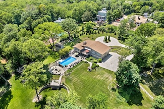 921 S Batavia Ave, Geneva, IL 60134