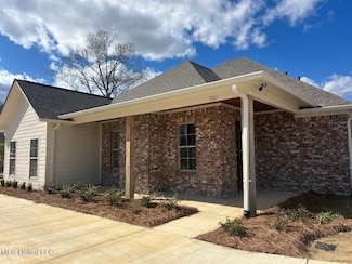 1821 Freedom Ring Dr, Flowood, MS 39047