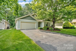145 Fairway View Dr, Etowah, NC 28729