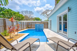 101 Poinsetta Dr, Key Largo, FL 33037
