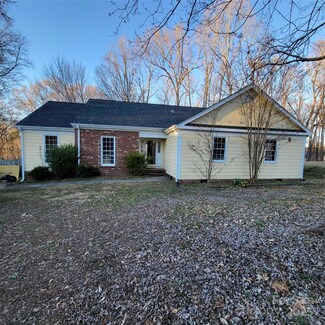 2848 Briar Ridge Dr, Charlotte, NC 28270