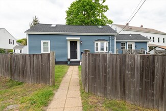 16 Bow St, Salem, MA 01970