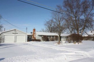 105 S Barrington Dr, Hampton, IL 61256