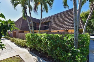 11 Atrium Cir Unit D, Lake Worth, FL 33462