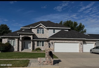 1117 17th St NE, Watertown, SD 57201