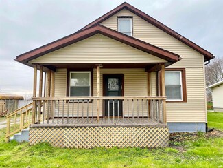 206 S Logan St, Kewanna, IN 46939