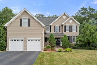 49 Hound Pack Cir, East Walpole, MA 02032