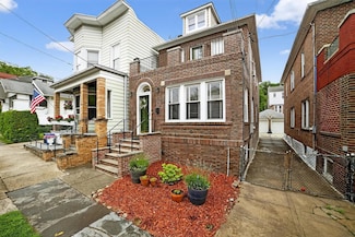 131 E 238th St, Bronx, NY 10470