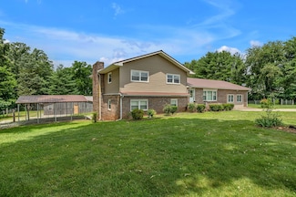 135 Carter Rd, Winchester, TN 37398