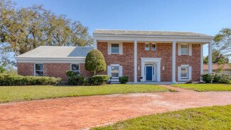 3215 Pine Valley Dr, Sarasota, FL 34239