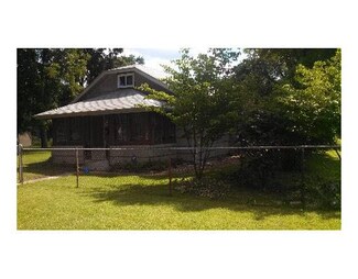 1706 Fremont St, South Bend, IN 46628