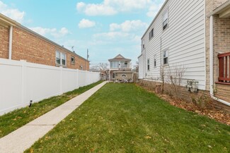5245 S Tripp Ave, Chicago, IL 60632
