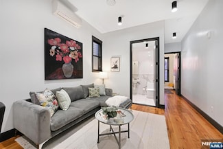 7 Saint Pauls Ave Unit 4, Jersey City, NJ 07306