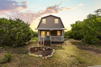 1698 Sorrel Creek Dr, Canyon Lake, TX 78133