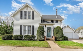 1228 Sylvan St, Red Wing, MN 55066