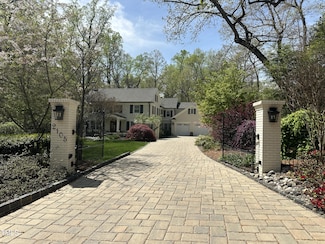 2105 White Oak Rd, Raleigh, NC 27608