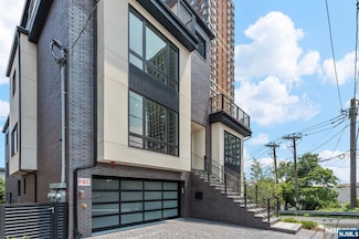 135 Old Palisade Rd Unit A, Fort Lee, NJ 07024
