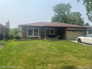 35715 Maureen Dr, Sterling Heights, MI 48310