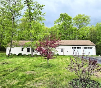 67 Sherwood Ln, Vassalboro, ME 04989
