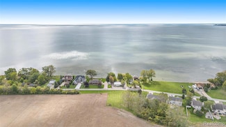 4511 Burke Rd, Newport, MI 48166