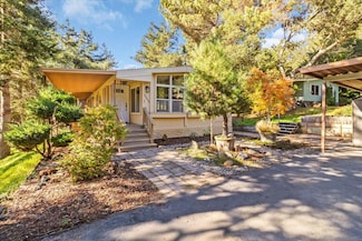 17595 Pond Derosa Ln Unit 24, Salinas, CA 93907