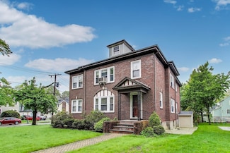 129 Oxford Rd Unit 2, Newton Center, MA 02459