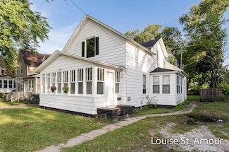 216 W Forest Ave, Muskegon, MI 49441