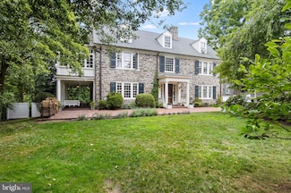 117 Carpenter Ln, Philadelphia, PA 19119